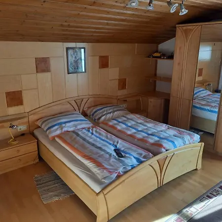 Vorderkreuzsaalgut Rettenwender Gertraud